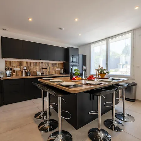 Chic And Natural House In Ferienhaus Itteville