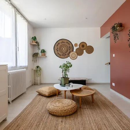 Chic And Natural House In Itteville