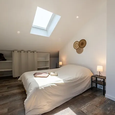 Chic And Natural House In Itteville